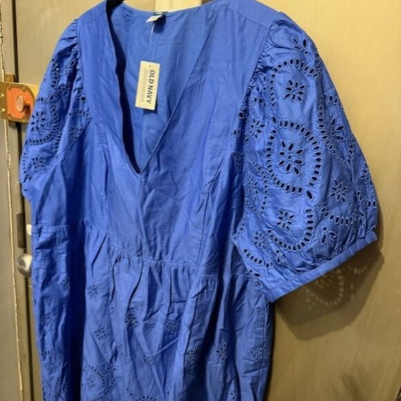 Retro V-Neck Eyelet Mini Dress with puff sleeves - Picture 11 of 16